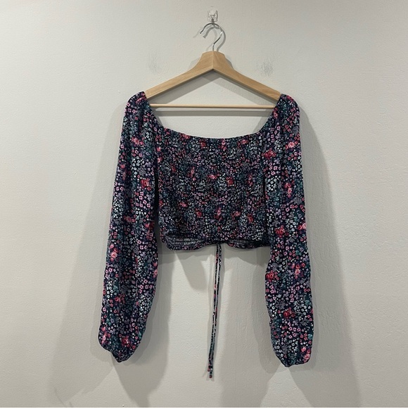 NWT Aeropostale Ditsy Floral Ruched Balloon Sleeve Crop Top Sz Large - Picture 3 of 6